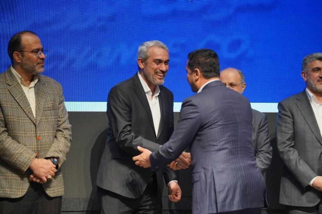 تقدیر از مهندس مدنی‌فر توسط وزیر اقتصاد به پاس نقش موثر در توسعه بازارهای مالی کشور