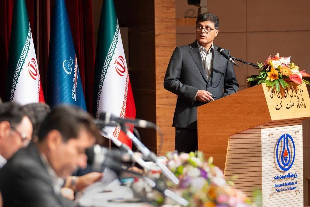 رشد ۱.۲۹ برابری درآمدهای عملیاتی و ثبت سود ۴.۱ همتی