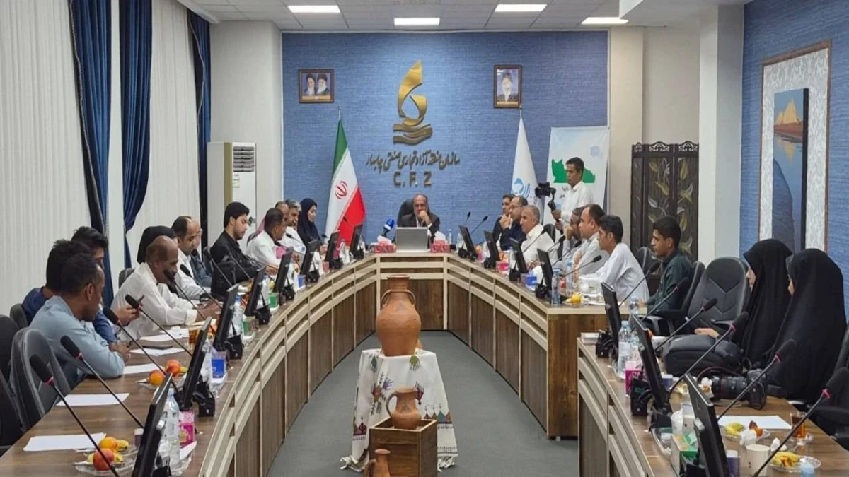 نشست صمیمی مدیرعامل سازمان منطقه آزاد چابهار با خبرنگاران و اصحاب رسانه برگزار شد